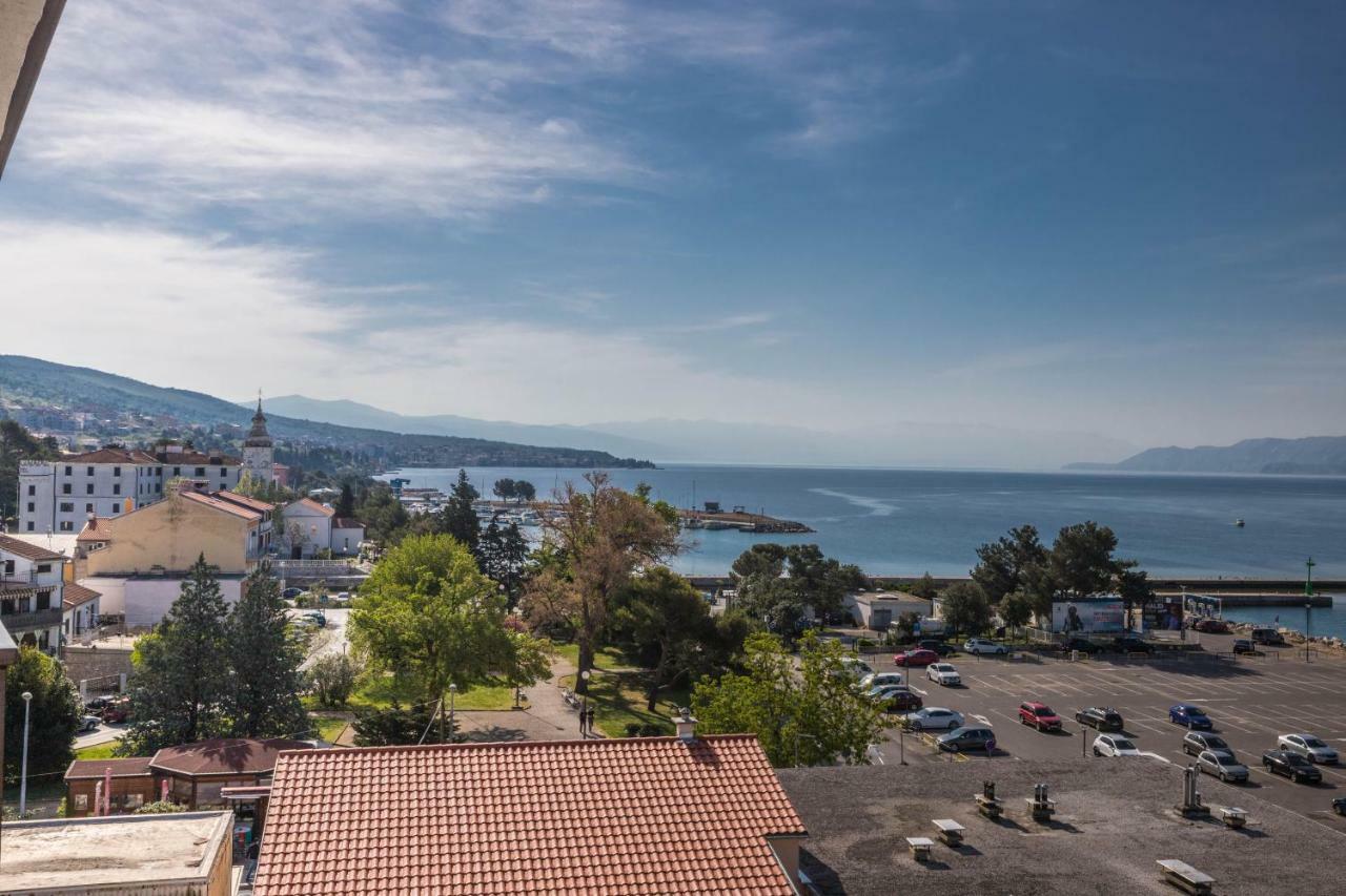 Apartment Center Crikvenica Buitenkant foto